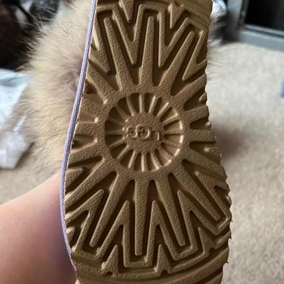 Ugh boots with fox fur - Picture 5 of 5